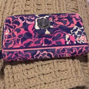 Vera Bradley wallet in excellent condition